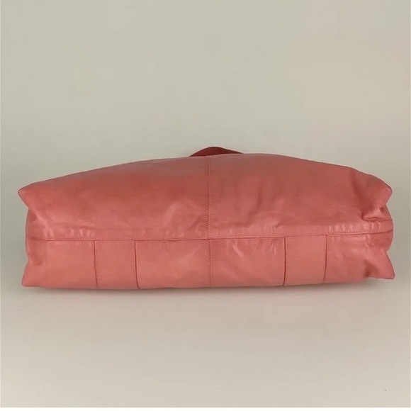 𝅺BALENCIAGA "Maxi Shopper" handbag - Picture 4 of 13